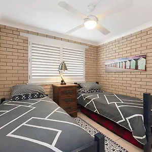 Holiday home Shipton Unit 3 Moffat Qld Caloundra